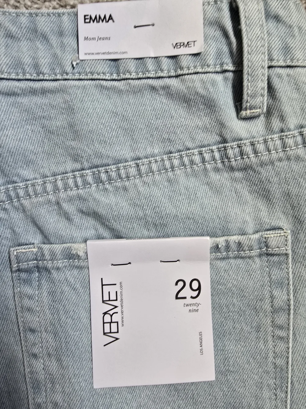 NWT Vervet Los Angeles Emma Rigid Denim Mom Jeans 29